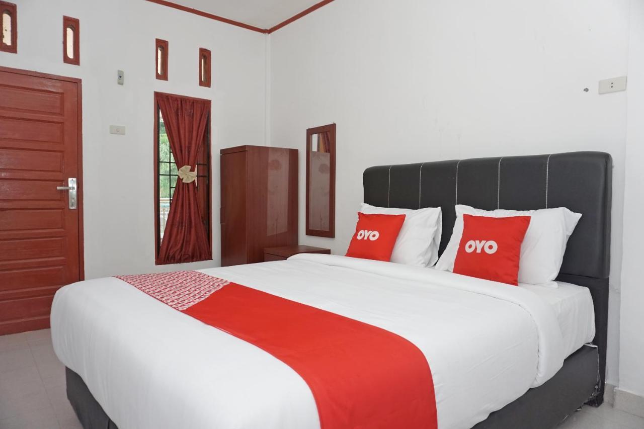 Oyo 2635 Ramos Inn Sinapuran Bagian luar foto