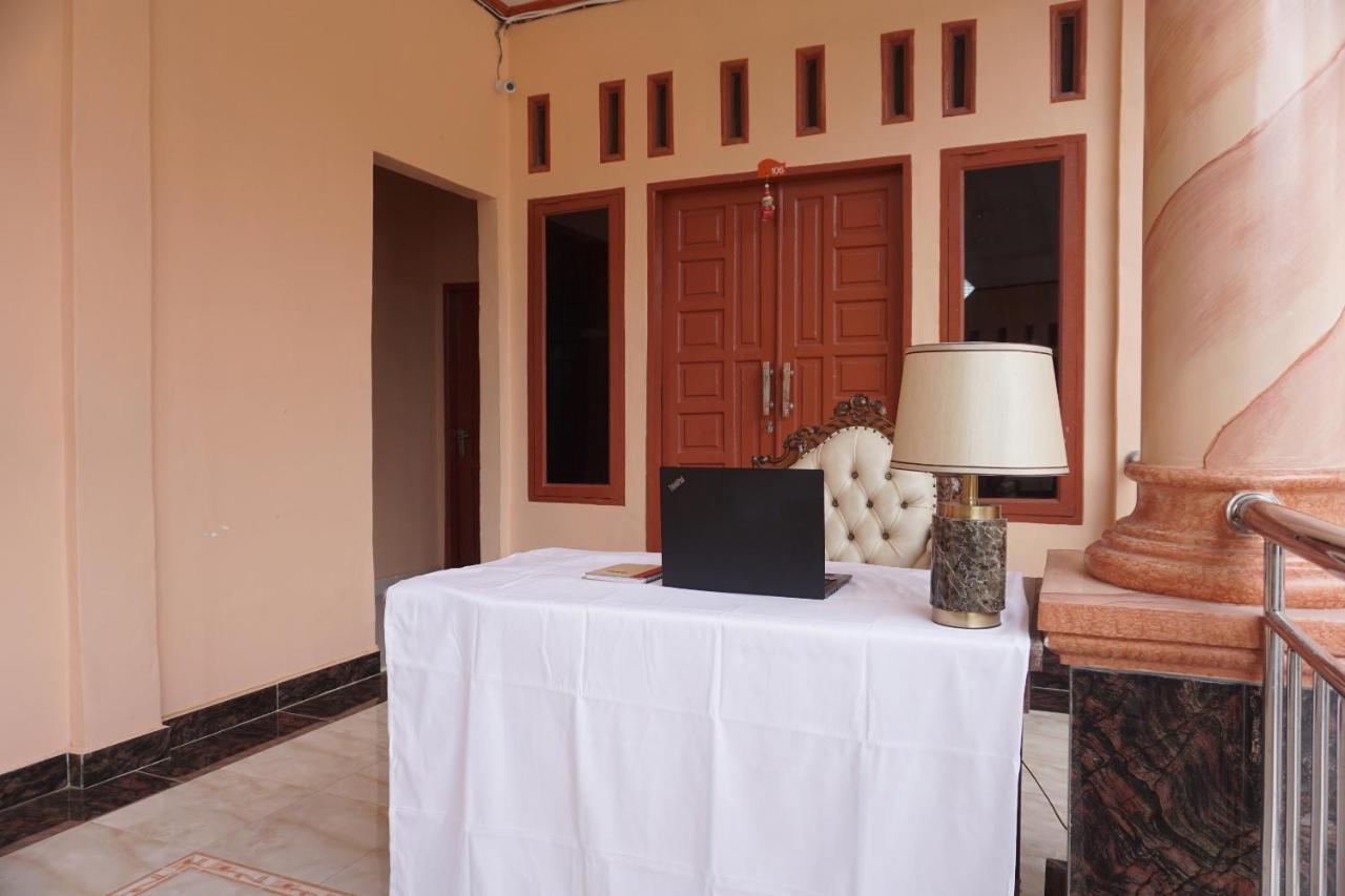 Oyo 2635 Ramos Inn Sinapuran Bagian luar foto